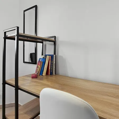 Moderne 1 A Apartment